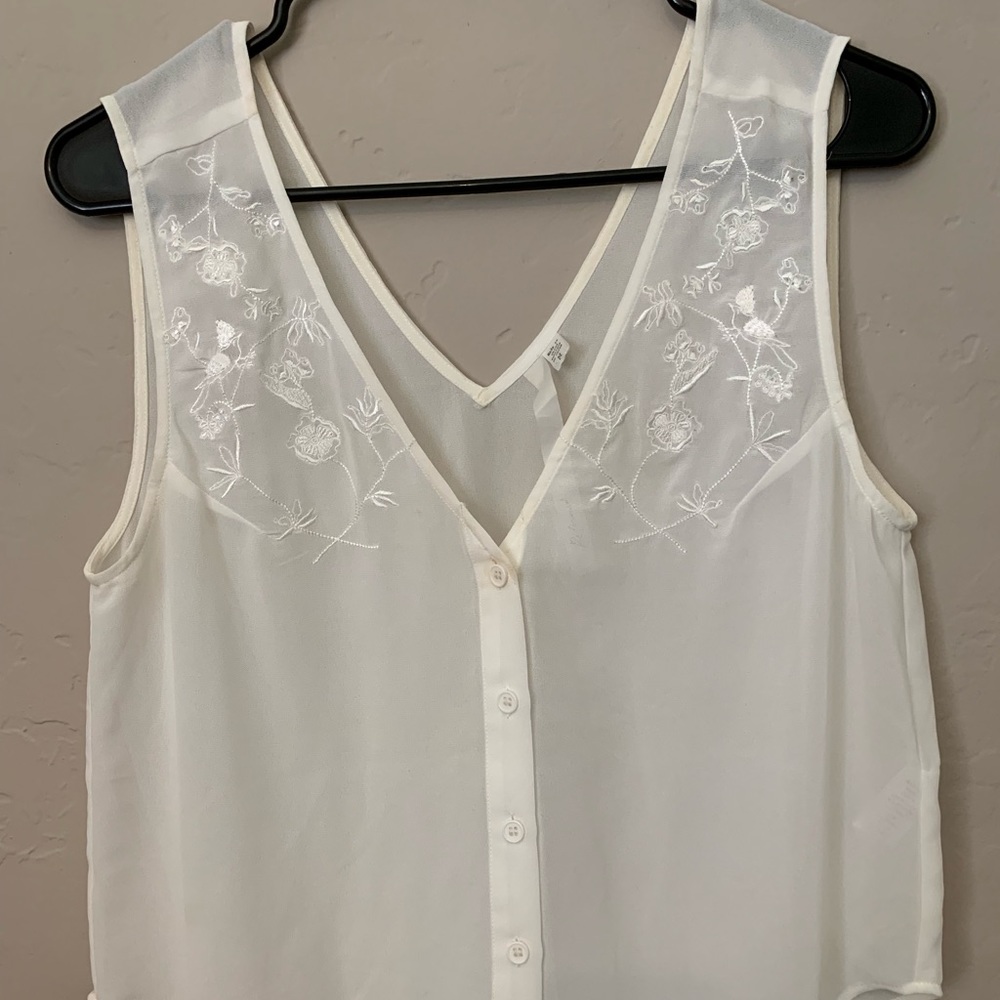 Cute light summer top!